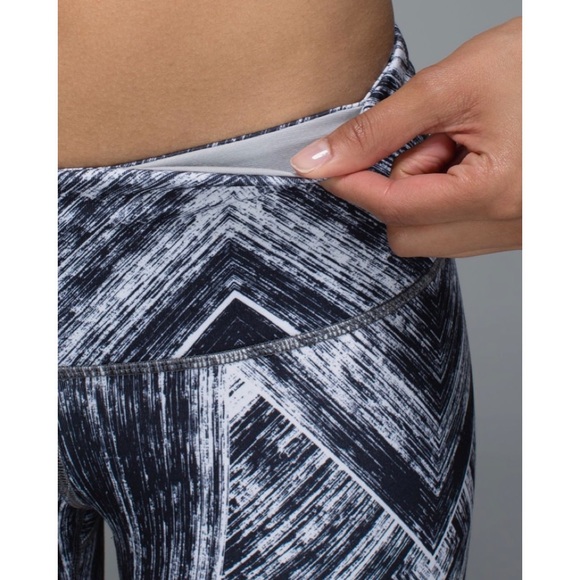 Lululemon Wunder Under Black White Crop Leggings - Picture 16 of 16